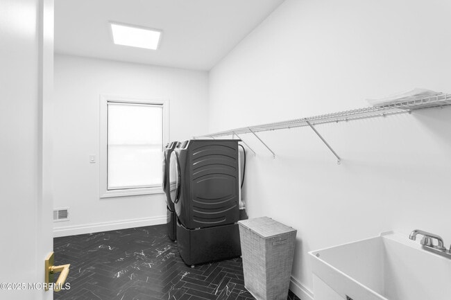 Building Photo - 1109 Rockefeller Ct