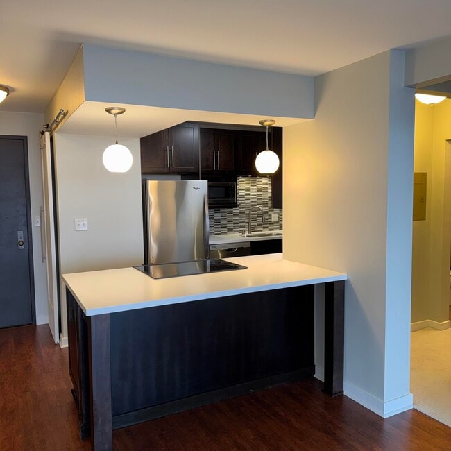 Building Photo - 1660 N Prospect Ave