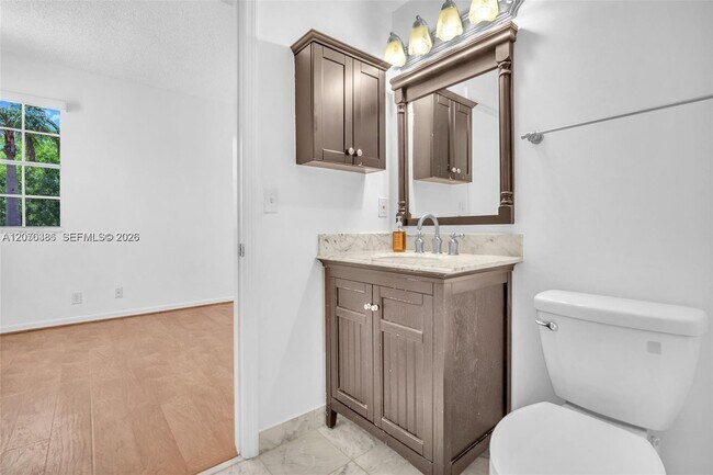 Building Photo - 800 Sorrento Dr