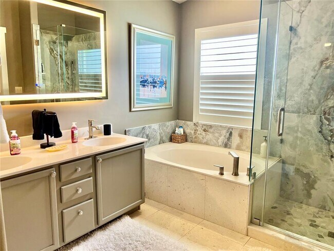 Building Photo - 4061 King Tarpon Dr
