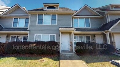 Building Photo - 98 Rotunda Cir