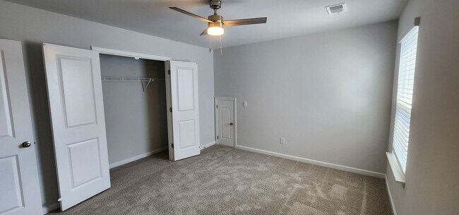 Building Photo - 932 Woodside Creek Ln