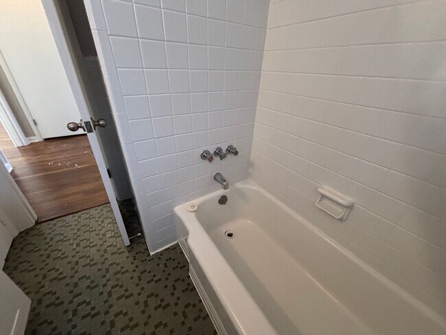 Building Photo - 4623 Violet Ave