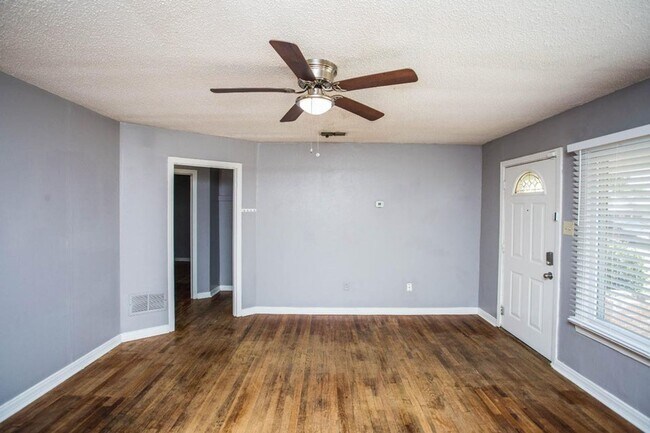 Building Photo - Available Now or for Summer 2025 PreLease!