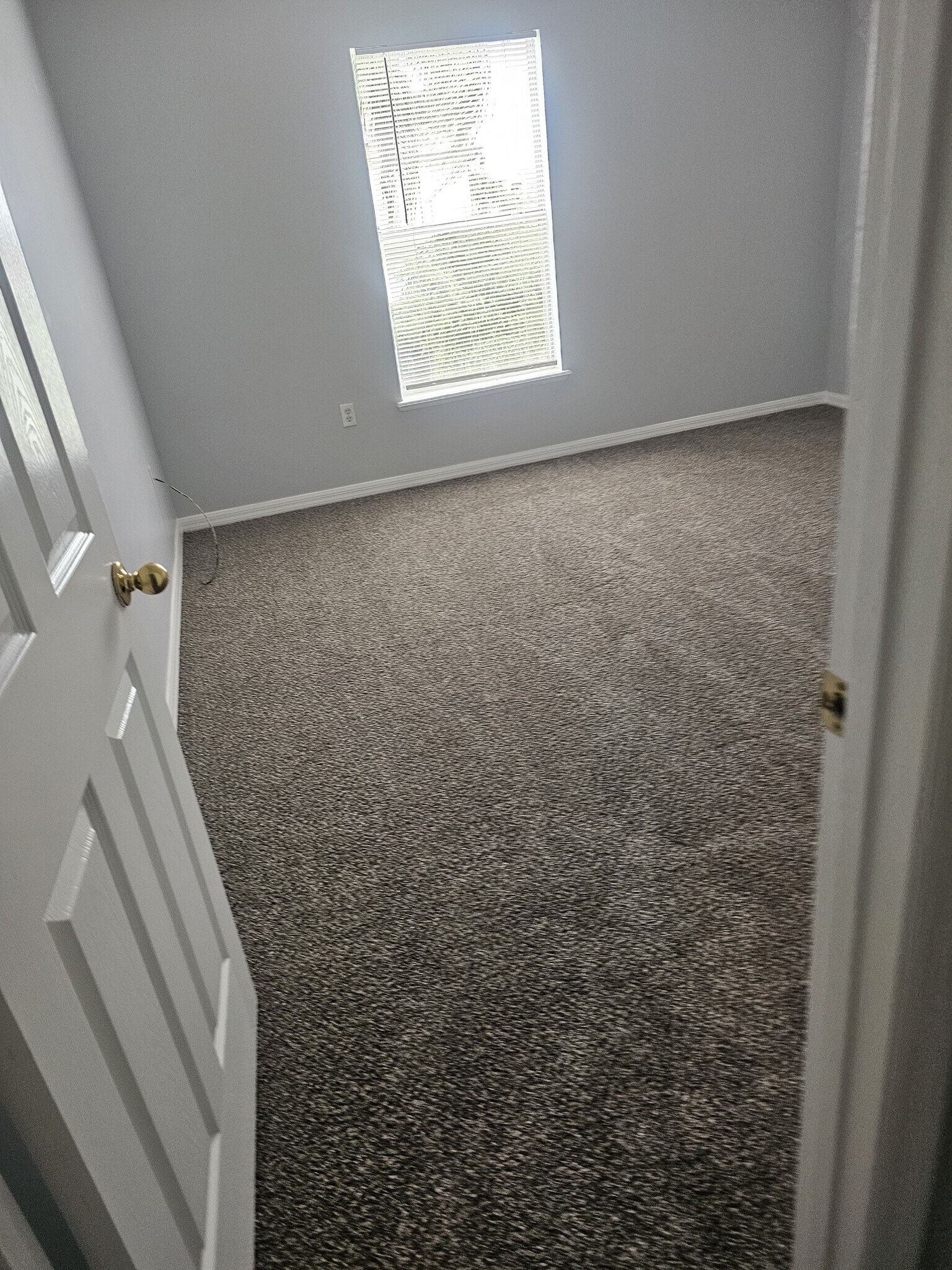 Building Photo - 302 Aylesbury Ct