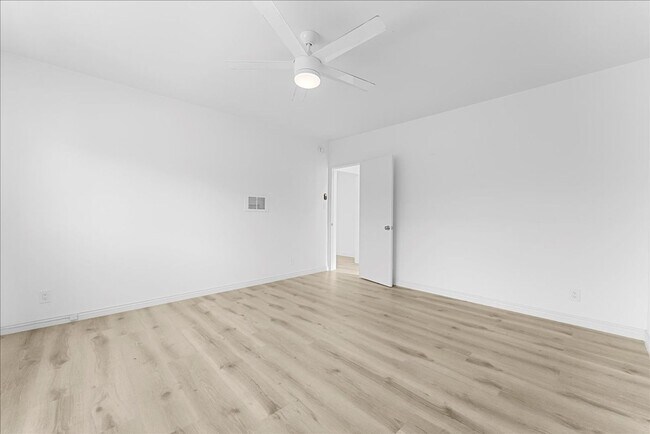 Building Photo - 12770 Pacific Ave