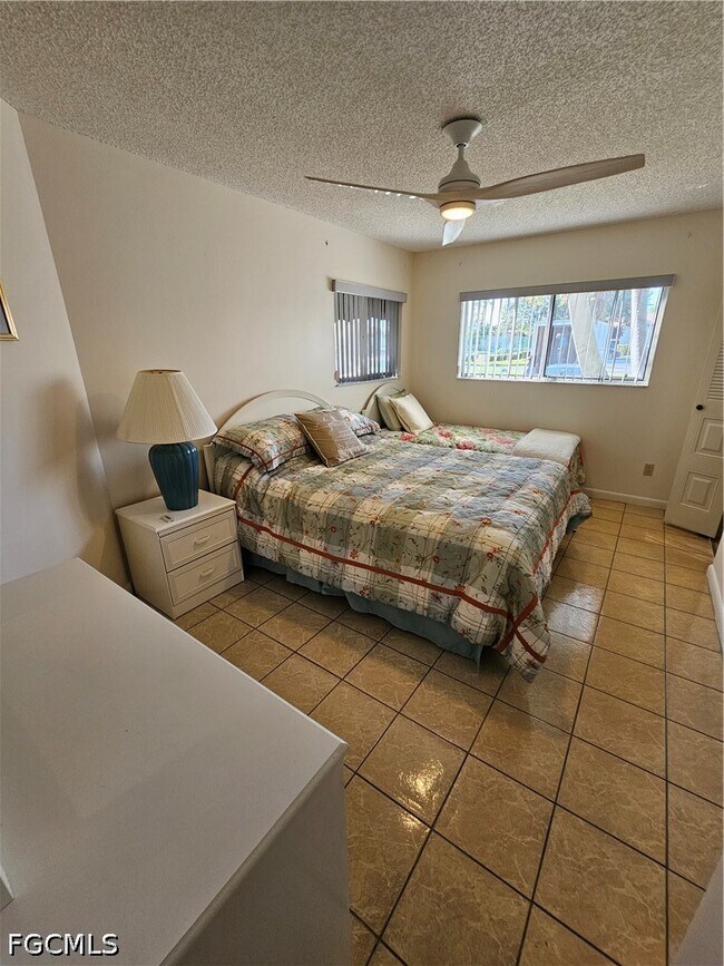 Building Photo - 14831 Summerlin Woods Dr