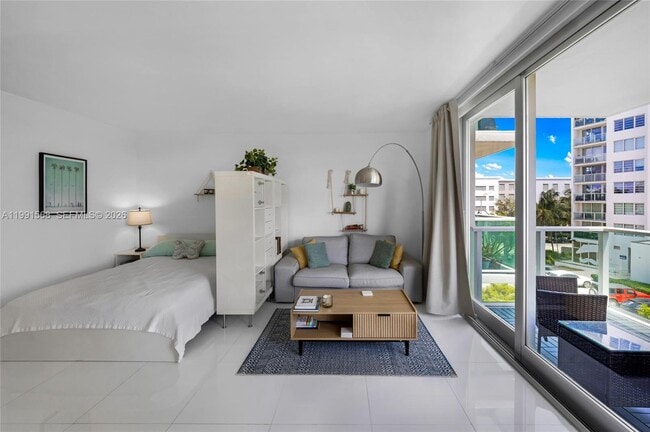 Building Photo - 1000 West Ave