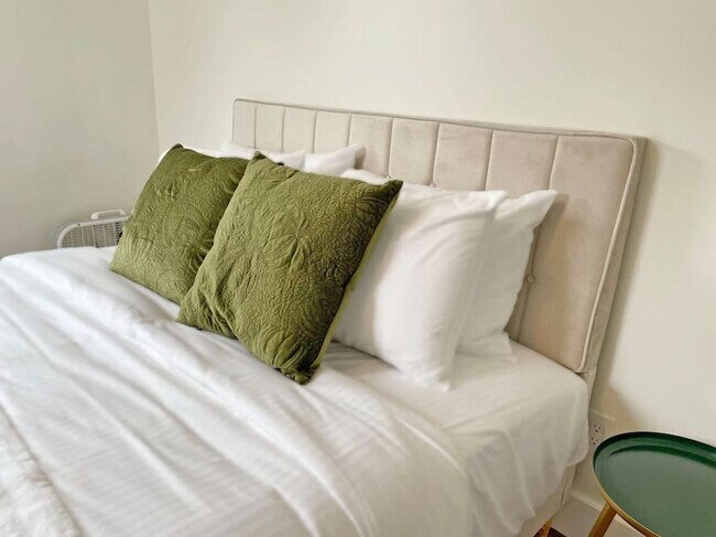 Building Photo - 1806 Republic St