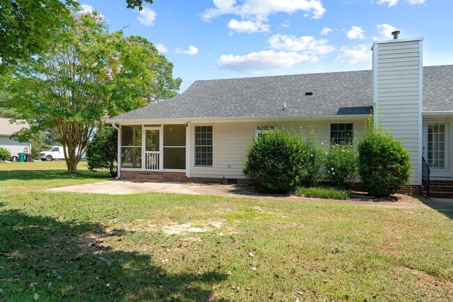 Building Photo - 3 Bed 2 Bath 1 Story Home in the Tirzah Ne...