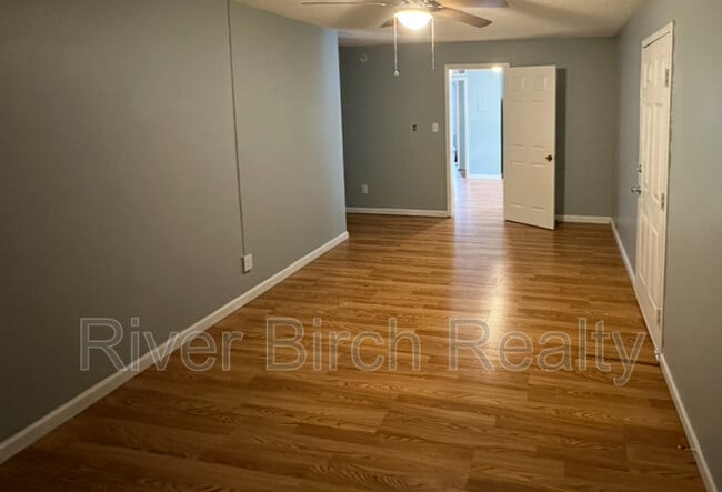 Building Photo - 1600 S 6th St