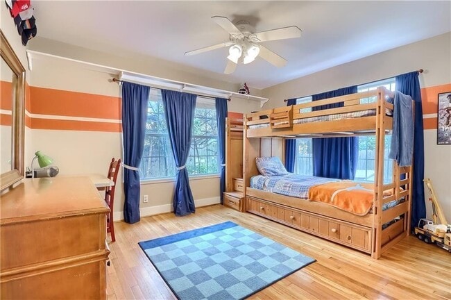 Building Photo - 1504 Hillmont St