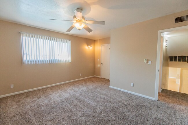 Building Photo - 5 BEDROOM, 2.5 BATH TEMPE HOME W/ 2 MASTER...