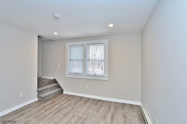 Building Photo - 422 Brown Trail