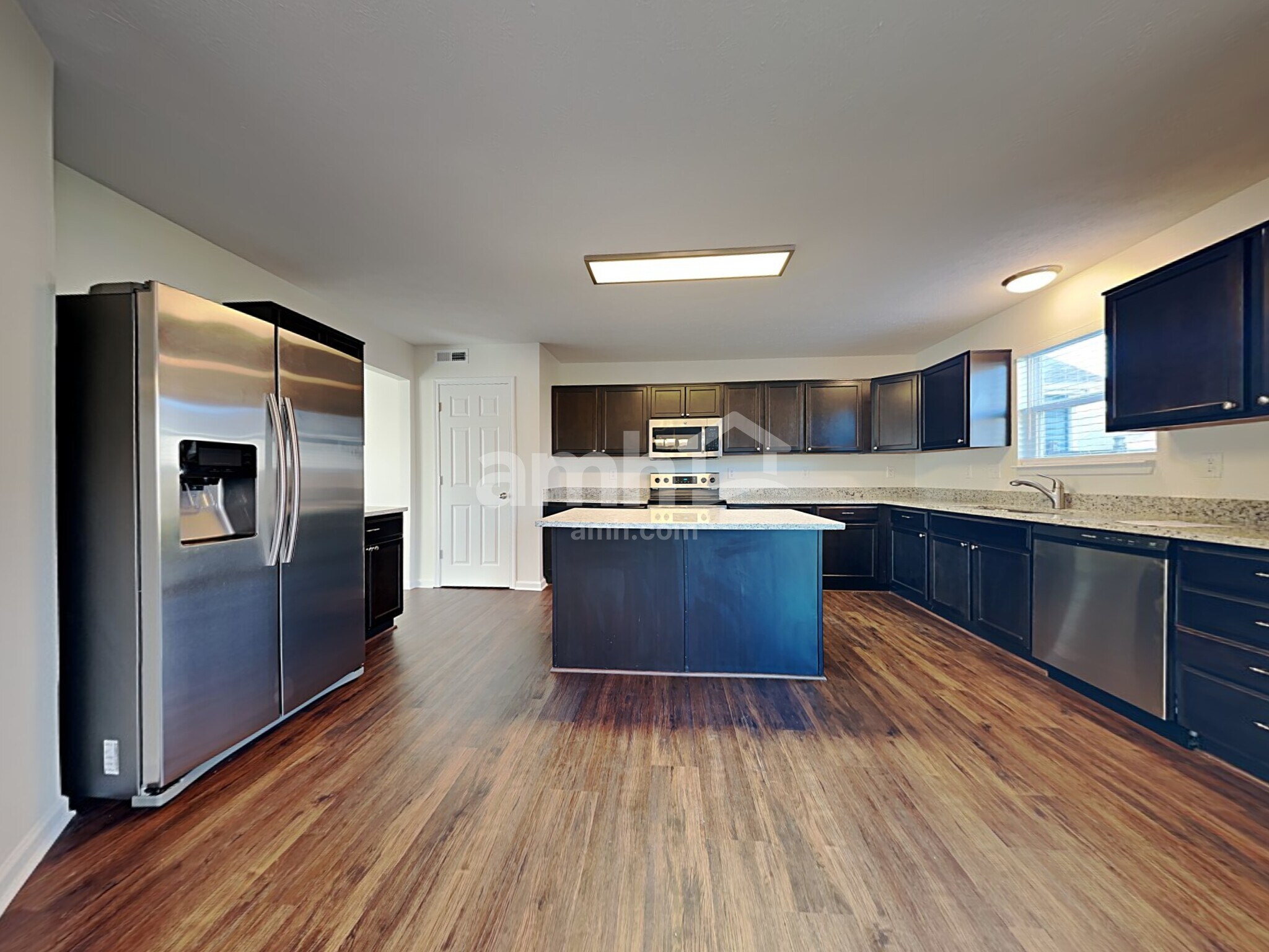 Building Photo - 906 Northwich Ave