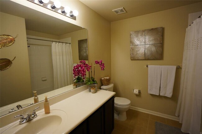 Building Photo - 3221 Pearlman Dr