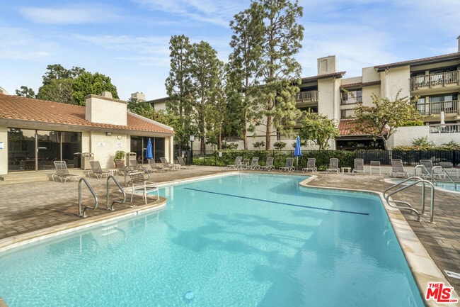 Building Photo - 8600 Tuscany Ave