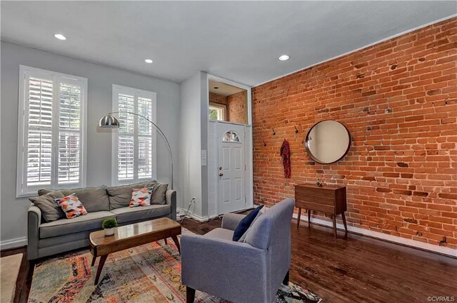 Building Photo - 118 N Lombardy St