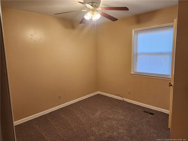 Building Photo - 5455 Dodge Ct