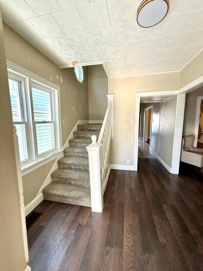 Building Photo - 219 Mt Joy St