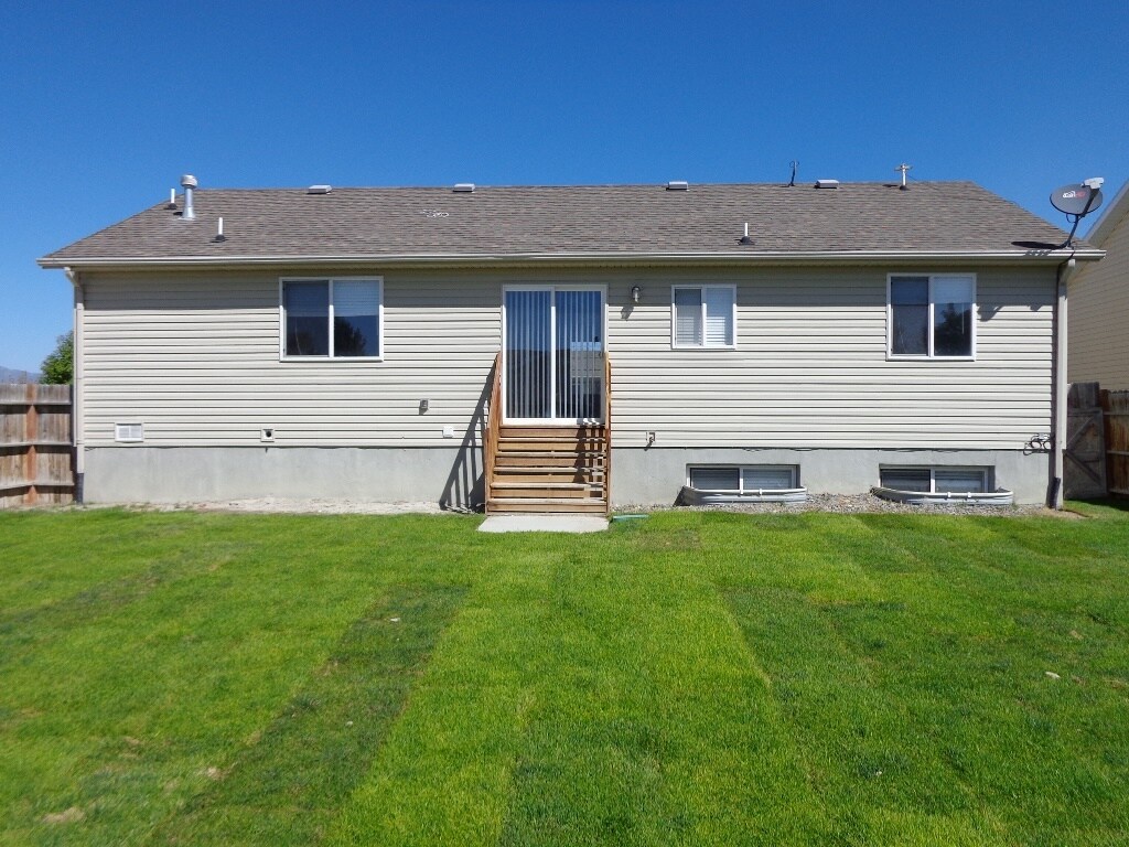 Building Photo - 2022 Juniper Dr