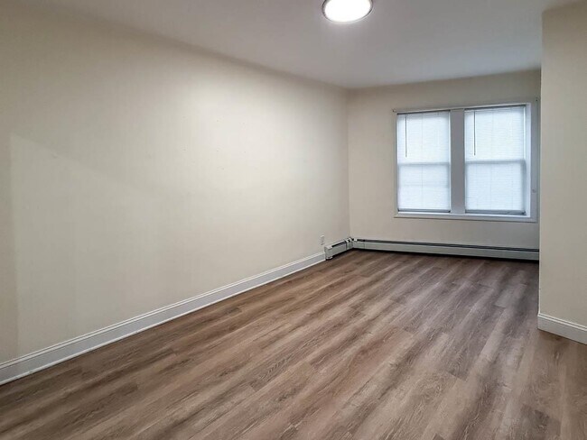 Building Photo - 1687 John F. Kennedy Blvd