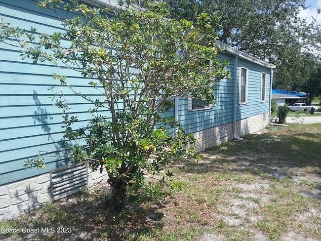 Building Photo - 1609 Ridge Dr