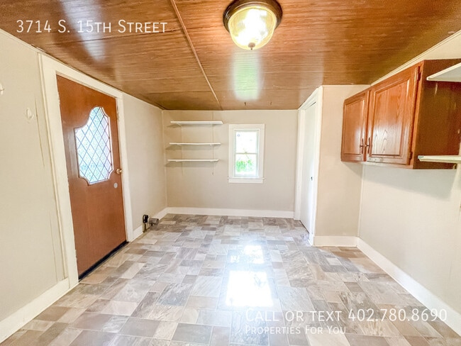 Building Photo - 3714 S 15th St