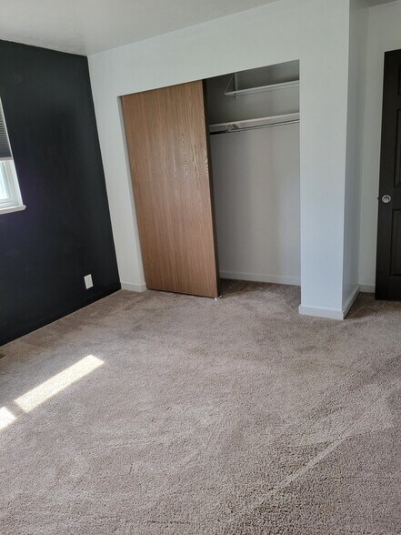 Building Photo - 8095 Twain Cir