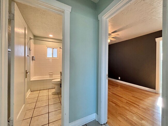 Building Photo - Charming Home in Salt Lake City!