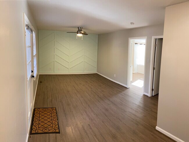 Building Photo - 1124 Theresa Ct