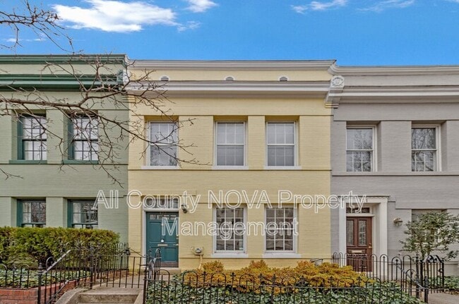 Building Photo - 123 E St SE