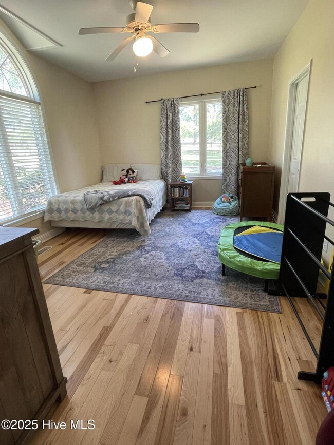 Building Photo - 358 Yadkin Run Ln