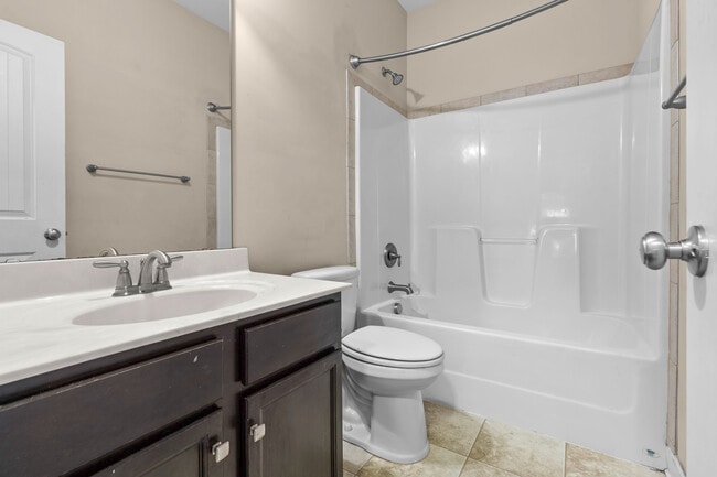 Building Photo - 518 New Hanover Trl