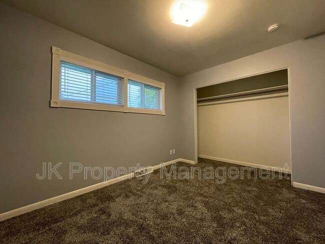 Building Photo - 4205 3rd Ave N