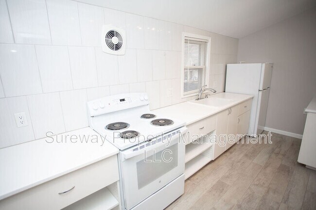 Building Photo - 37 Claypoole Ave