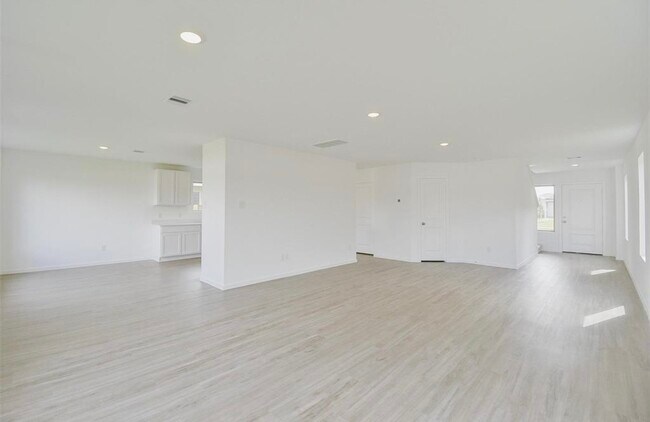 Building Photo - 18637 Cepagatti Dr