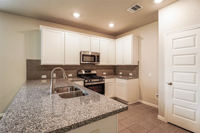 Building Photo - 8414 Quiet Bay Dr