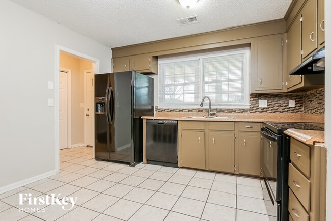 Building Photo - 7720 Quest Dr