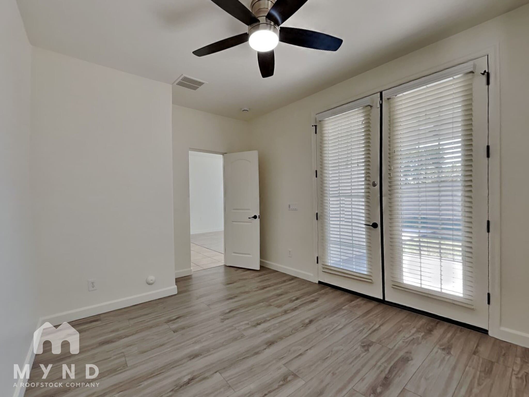 Building Photo - 14535 W Port Royale Ln