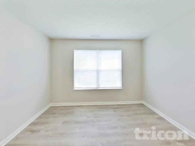 Building Photo - 949 Knox Dr