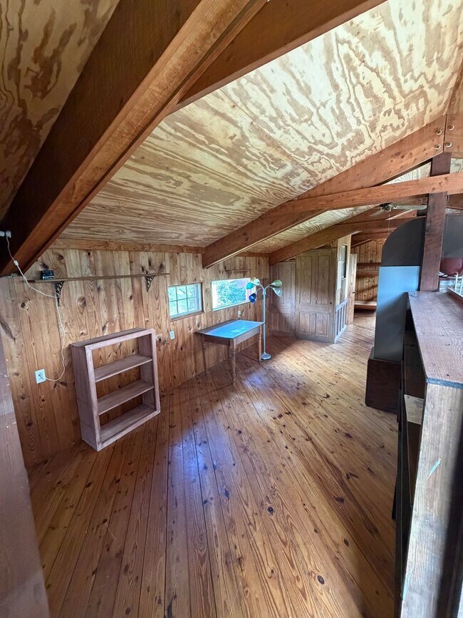 Building Photo - Unique farmhouse just outside Troy