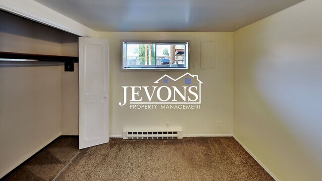 Building Photo - 210 S 40th Ave