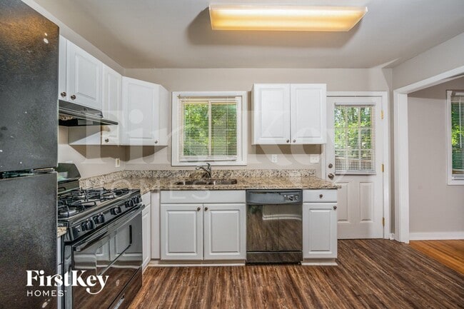 Building Photo - 129 Briar Grove Dr