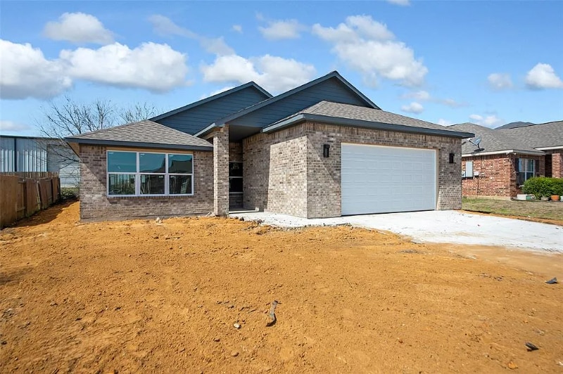 Primary Photo - 1100 Primrose Dr