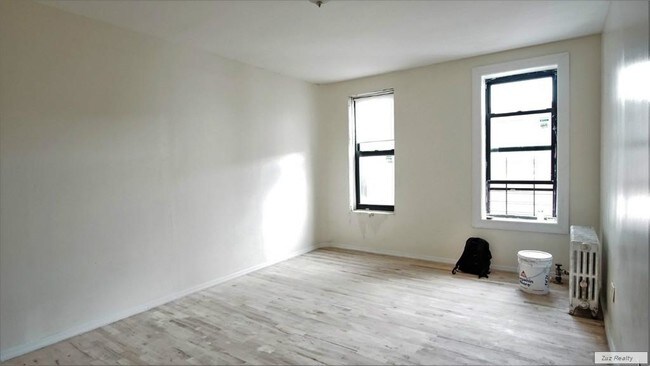 Building Photo - 60 Clarkson St