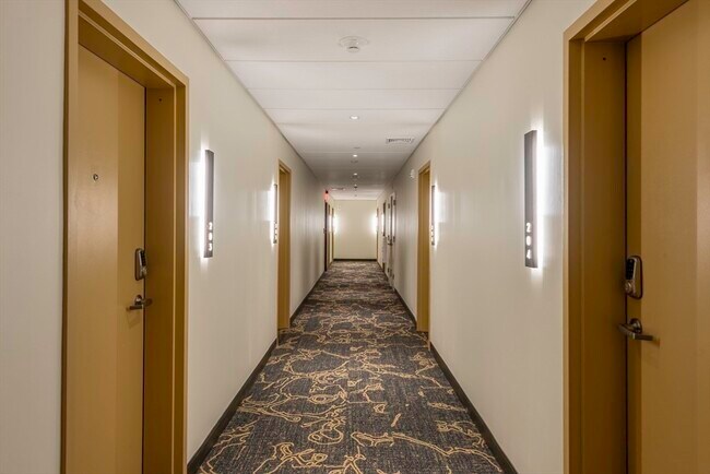 Building Photo - 166 Main St