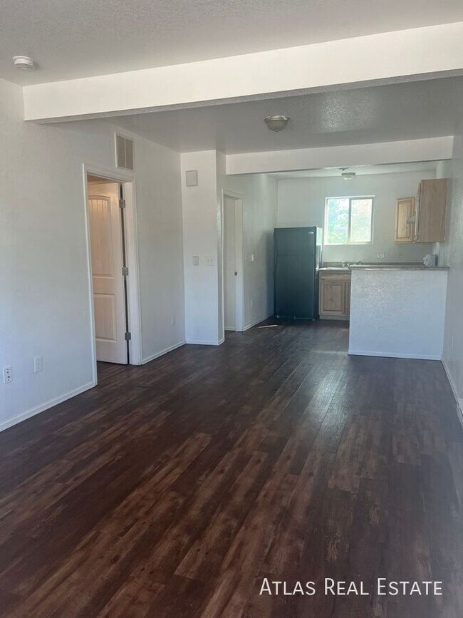 Building Photo - 236 W Iowa Ave