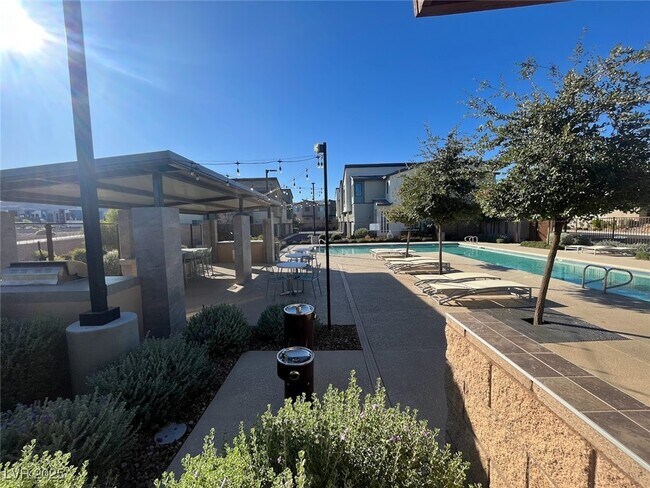 Building Photo - 9296 Desert Pearl Ave