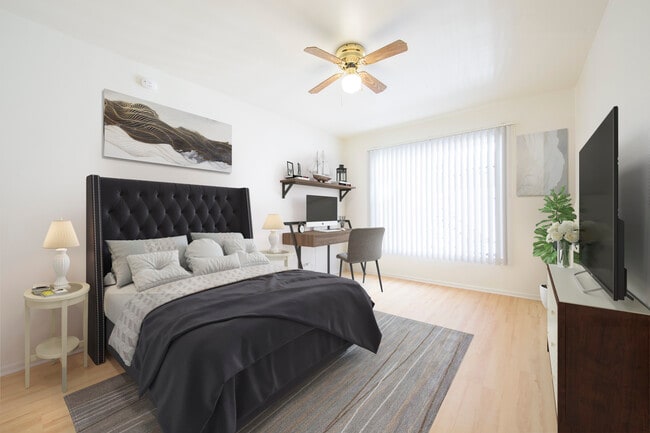 Building Photo - Gayley Manor Apartments